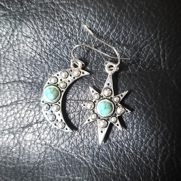 Natural Kharma by Avelon Jewelry - Turquoise & sterling 🌙 moon & 🌟 Star earrings